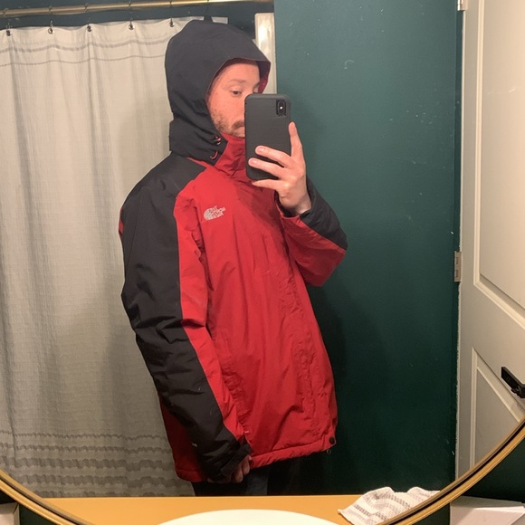 Northface HyVent winter jacket! Size Large! - Picture 6 of 16